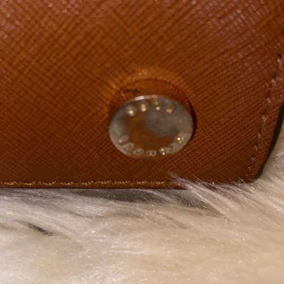 Michael Kors Selma Medium Brown Bag - Picture 7 of 8